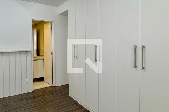 Suíte 1 de apartamento para alugar com 1 quarto, 62m² em Bethaville I, Barueri