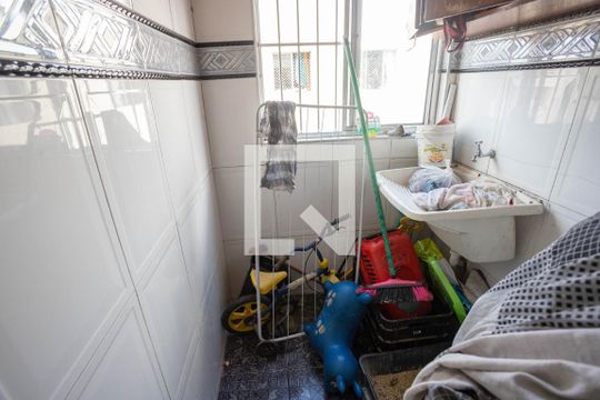 Área de serviço  de apartamento à venda com 2 quartos, 56m² em Conceição, Diadema