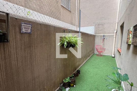 Acesso do Quarto 1 de apartamento para alugar com 2 quartos, 71m² em Perdizes, São Paulo