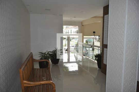 Área comum de apartamento para alugar com 2 quartos, 70m² em Del Castilho, Rio de Janeiro