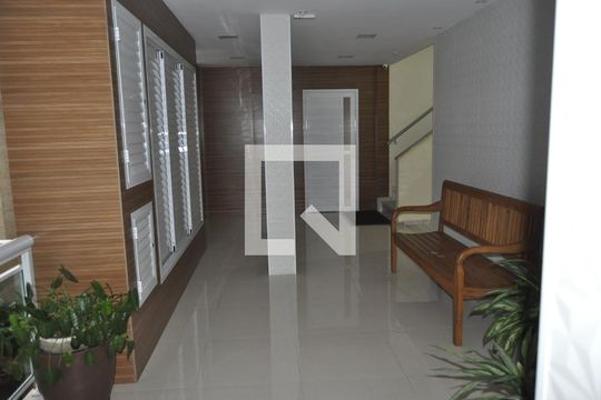 Área comum de apartamento para alugar com 2 quartos, 70m² em Del Castilho, Rio de Janeiro