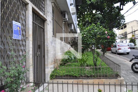 Fachada de apartamento para alugar com 2 quartos, 70m² em Del Castilho, Rio de Janeiro