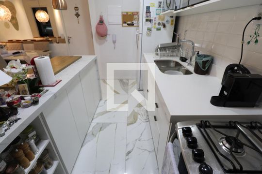 Cozinha de apartamento à venda com 2 quartos, 93m² em Jardim Prudência, São Paulo