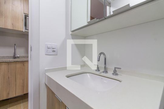 Banheiro de kitnet/studio à venda com 1 quarto, 25m² em Campo Belo, São Paulo