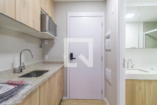 Cozinha de kitnet/studio à venda com 1 quarto, 25m² em Campo Belo, São Paulo