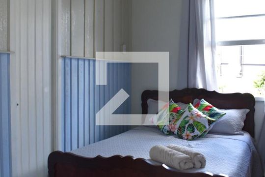 Quarto 1 de casa para alugar com 2 quartos, 218m² em Centro, Curitiba