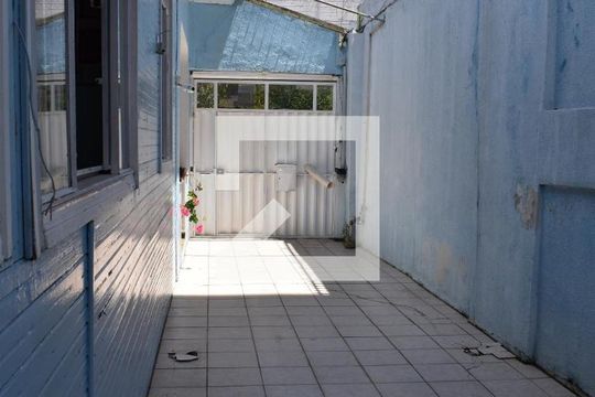 Garagem de casa para alugar com 2 quartos, 218m² em Centro, Curitiba