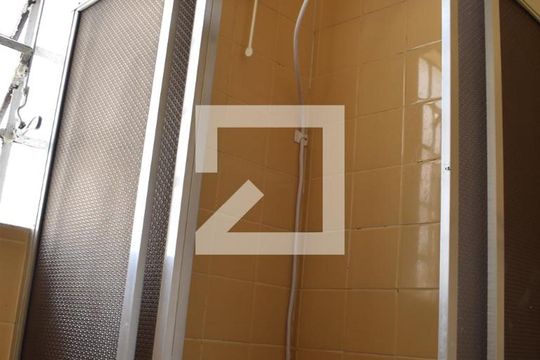 Banheiro de casa para alugar com 2 quartos, 218m² em Centro, Curitiba