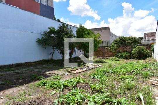 Quintal de casa para alugar com 2 quartos, 218m² em Centro, Curitiba