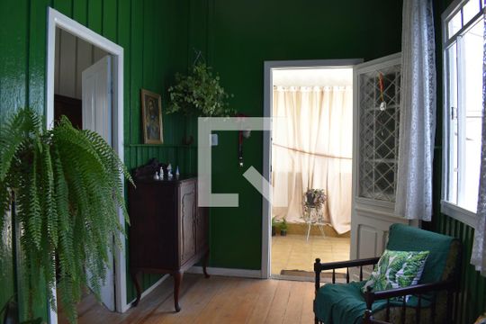 Casa para alugar com 2 quartos, 218m² em Centro, Curitiba