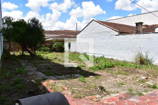 Quintal de casa para alugar com 2 quartos, 218m² em Centro, Curitiba
