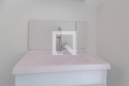 Kitnet - Banheiro de kitnet/studio para alugar com 1 quarto, 20m² em Parque Mikail, Guarulhos