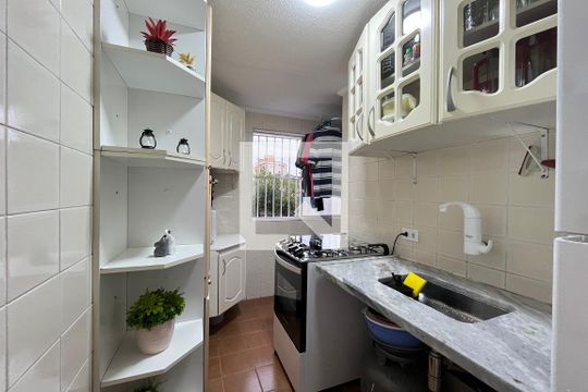 Cozinha e Área de Serviço de apartamento à venda com 2 quartos, 40m² em Vila Antonieta, São Paulo