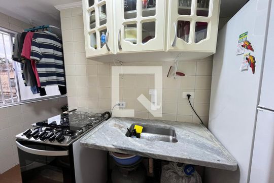Cozinha e Área de Serviço de apartamento à venda com 2 quartos, 40m² em Vila Antonieta, São Paulo