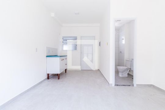 Quarto de kitnet/studio para alugar com 1 quarto, 20m² em Parque Mikail, Guarulhos