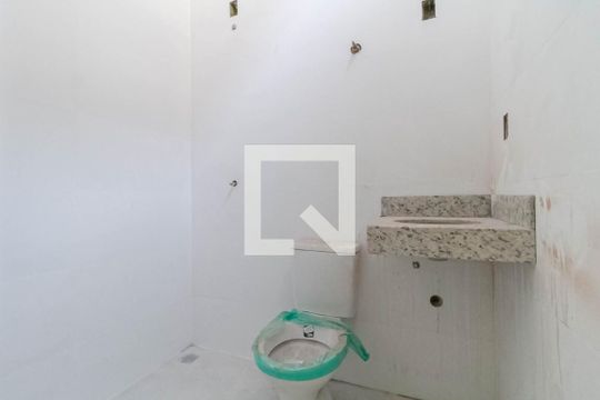 Banheiro social de casa à venda com 2 quartos, 70m² em Planalto, Belo Horizonte