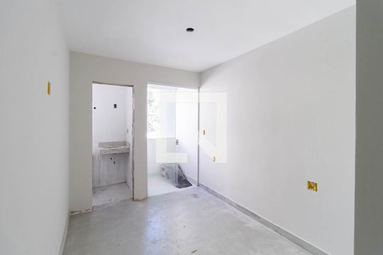 Suíte de casa à venda com 2 quartos, 70m² em Planalto, Belo Horizonte
