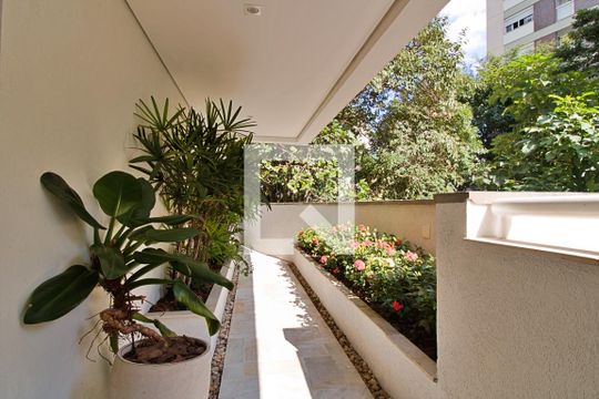 Área comum de apartamento à venda com 3 quartos, 169m² em Vila Suzana, São Paulo