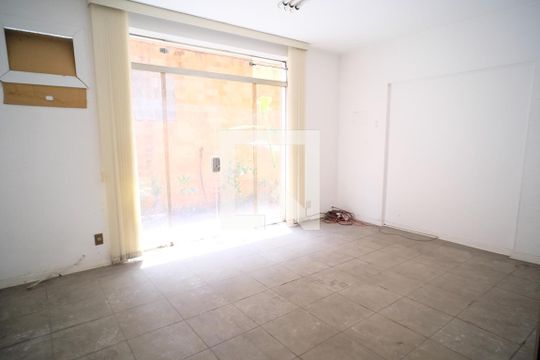 Sala 2 de casa para alugar com 4 quartos, 340m² em Jardim Paulista, São Paulo