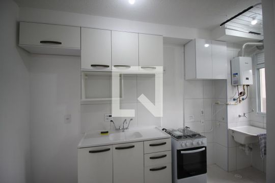 Cozinha de apartamento para alugar com 1 quarto, 35m² em Usina Piratininga, São Paulo