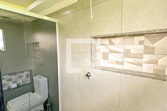 Banheiro de casa de condomínio para alugar com 2 quartos, 98m² em Ingleses do Rio Vermelho, Florianópolis