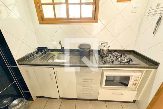 Cozinha de casa de condomínio para alugar com 2 quartos, 98m² em Ingleses do Rio Vermelho, Florianópolis