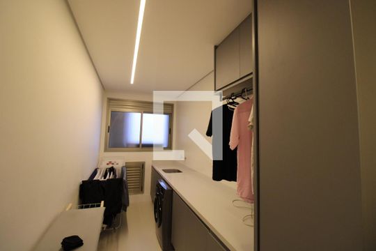 Área de Serviço de apartamento à venda com 3 quartos, 211m² em Real Parque, São Paulo