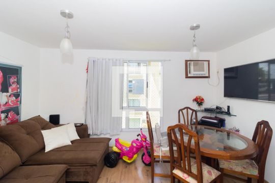 Sala de apartamento à venda com 3 quartos, 71m² em Mato Grande, Canoas