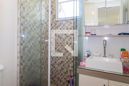 Banheiro de apartamento à venda com 3 quartos, 71m² em Mato Grande, Canoas