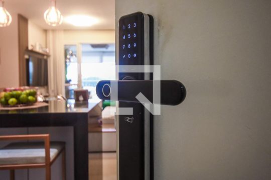 Fechadura Eletrônica de apartamento para alugar com 3 quartos, 87m² em Vila Suzana, São Paulo