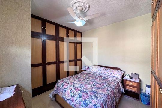 Suíte de casa à venda com 4 quartos, 300m² em Parque Jabaquara, São Paulo