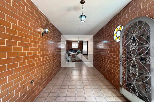 Garagem de casa à venda com 4 quartos, 300m² em Parque Jabaquara, São Paulo