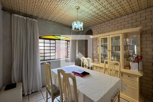 Sala de casa à venda com 4 quartos, 300m² em Parque Jabaquara, São Paulo