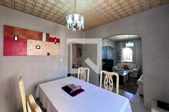 Sala de casa à venda com 4 quartos, 300m² em Parque Jabaquara, São Paulo