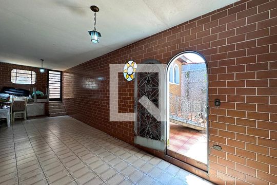 Garagem de casa à venda com 4 quartos, 300m² em Parque Jabaquara, São Paulo