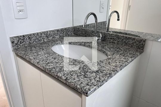 Banheiro Social de apartamento para alugar com 2 quartos, 50m² em Vila Clementino, São Paulo