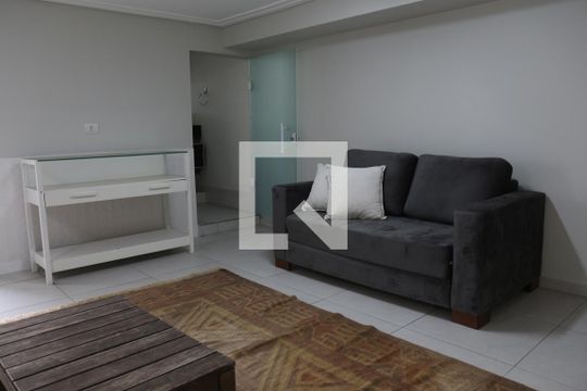 Sala/Quarto de casa para alugar com 1 quarto, 40m² em Água Rasa, São Paulo