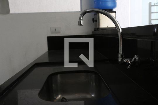 Cozinha de casa para alugar com 1 quarto, 40m² em Água Rasa, São Paulo