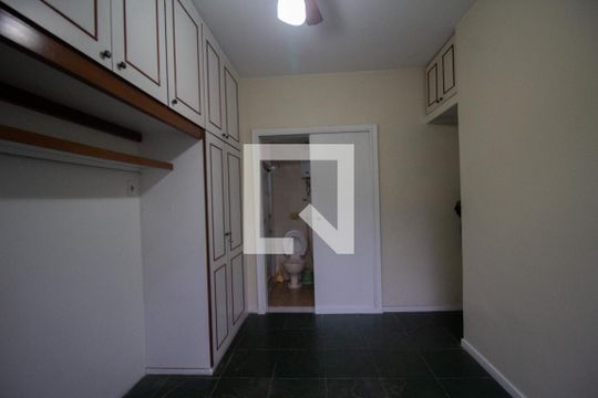 Suíte de apartamento para alugar com 3 quartos, 110m² em Recreio dos Bandeirantes, Rio de Janeiro