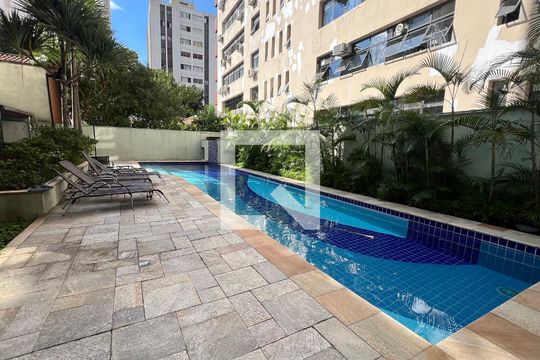 Piscina de kitnet/studio à venda com 1 quarto, 50m² em Pinheiros, São Paulo