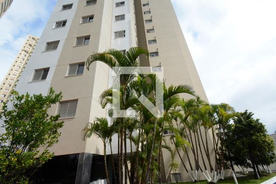 Fachada do bloco de apartamento para alugar com 3 quartos, 73m² em Vila Isa, São Paulo