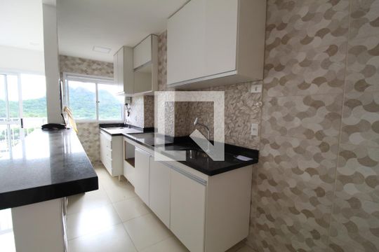 Cozinha de apartamento para alugar com 3 quartos, 111m² em Jacarepaguá, Rio de Janeiro