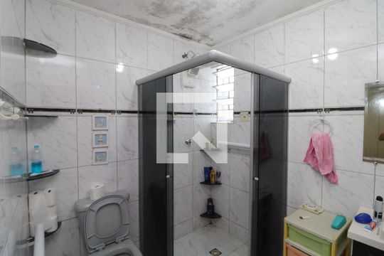 Banheiro da Suíte de casa à venda com 3 quartos, 120m² em Vila Diva (zona Leste), São Paulo