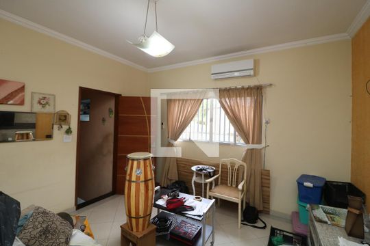 Sala de casa à venda com 3 quartos, 120m² em Vila Diva (zona Leste), São Paulo