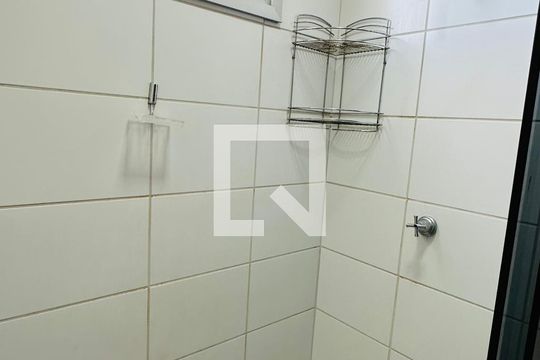Banheiro de apartamento à venda com 3 quartos, 68m² em Vila Viana, Goiânia