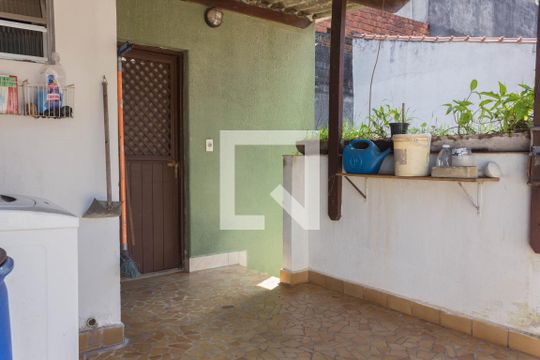 Área de Serviço de casa à venda com 2 quartos, 138m² em Jardim Calux, São Bernardo do Campo