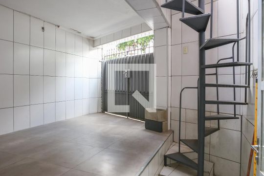 Garagem de casa à venda com 3 quartos, 128m² em Siciliano, São Paulo
