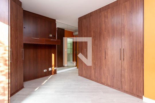 Suíte Principal de casa à venda com 4 quartos, 300m² em Jardim Paraíso, São Paulo