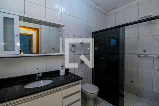 Banheiro de casa à venda com 3 quartos, 370m² em Parque São Lucas, São Paulo