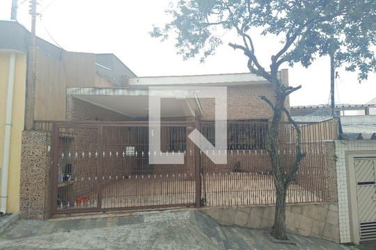 Fachada de casa à venda com 3 quartos, 370m² em Parque São Lucas, São Paulo